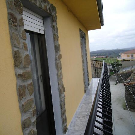 Casa Rural El Carrascal Valdefuentes de Sangusín Екстериор снимка