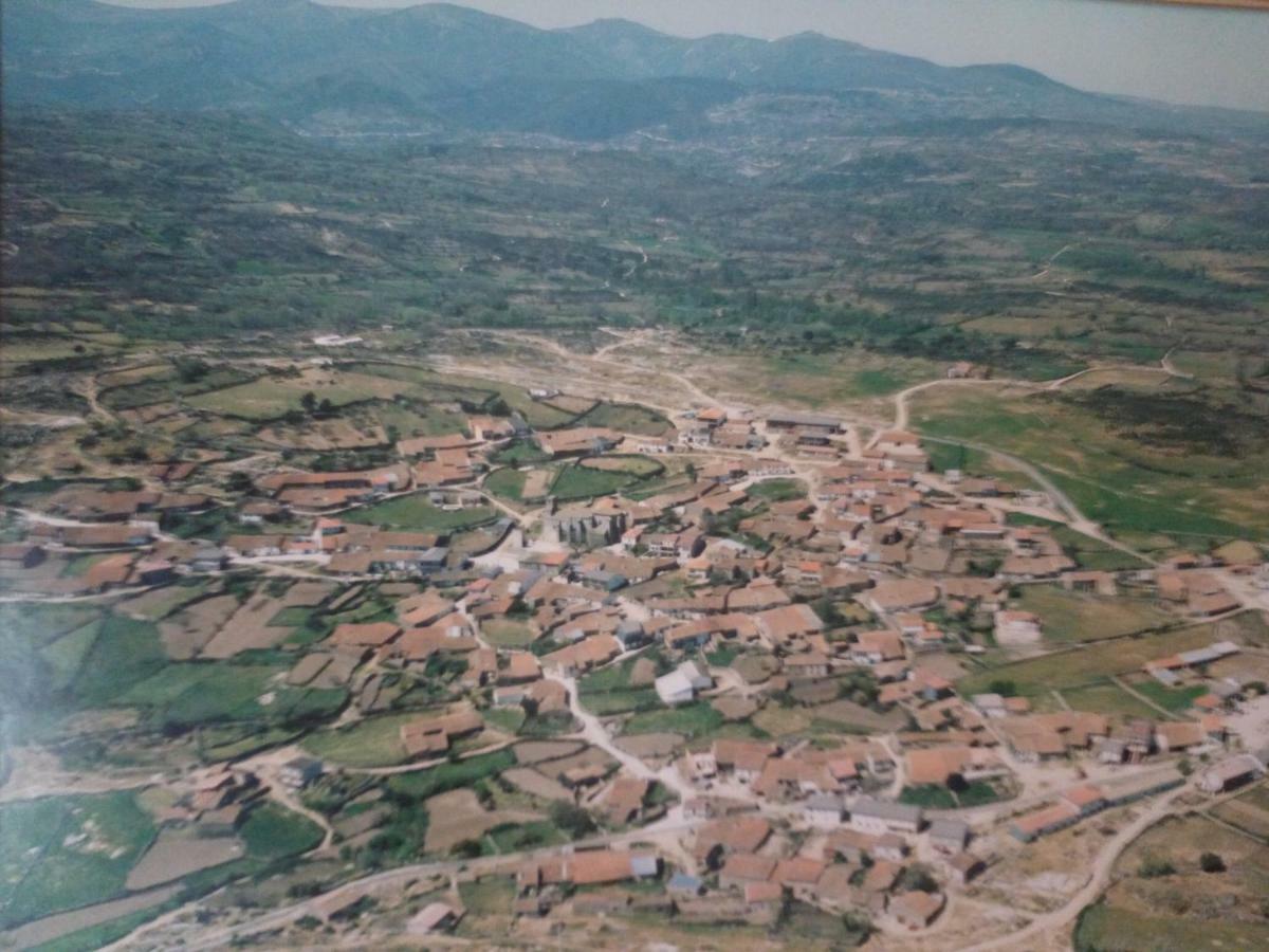 Casa Rural El Carrascal Valdefuentes de Sangusín Екстериор снимка