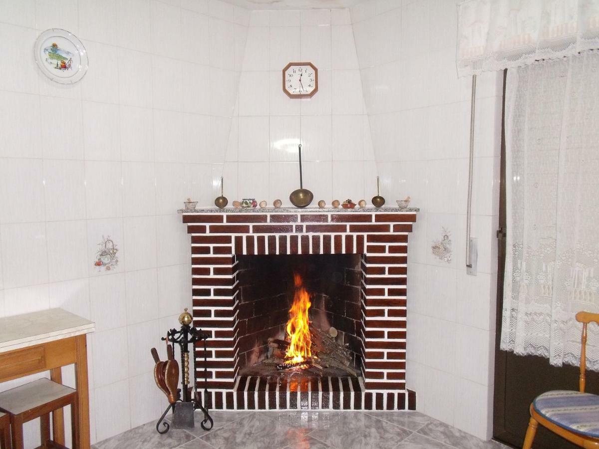 Casa Rural El Carrascal Valdefuentes de Sangusín Екстериор снимка
