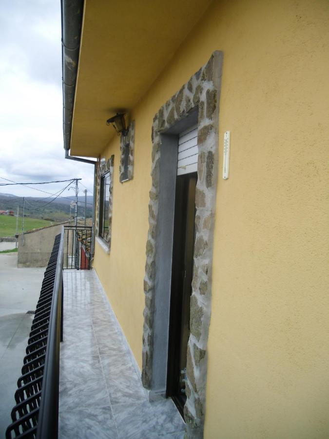 Casa Rural El Carrascal Valdefuentes de Sangusín Екстериор снимка