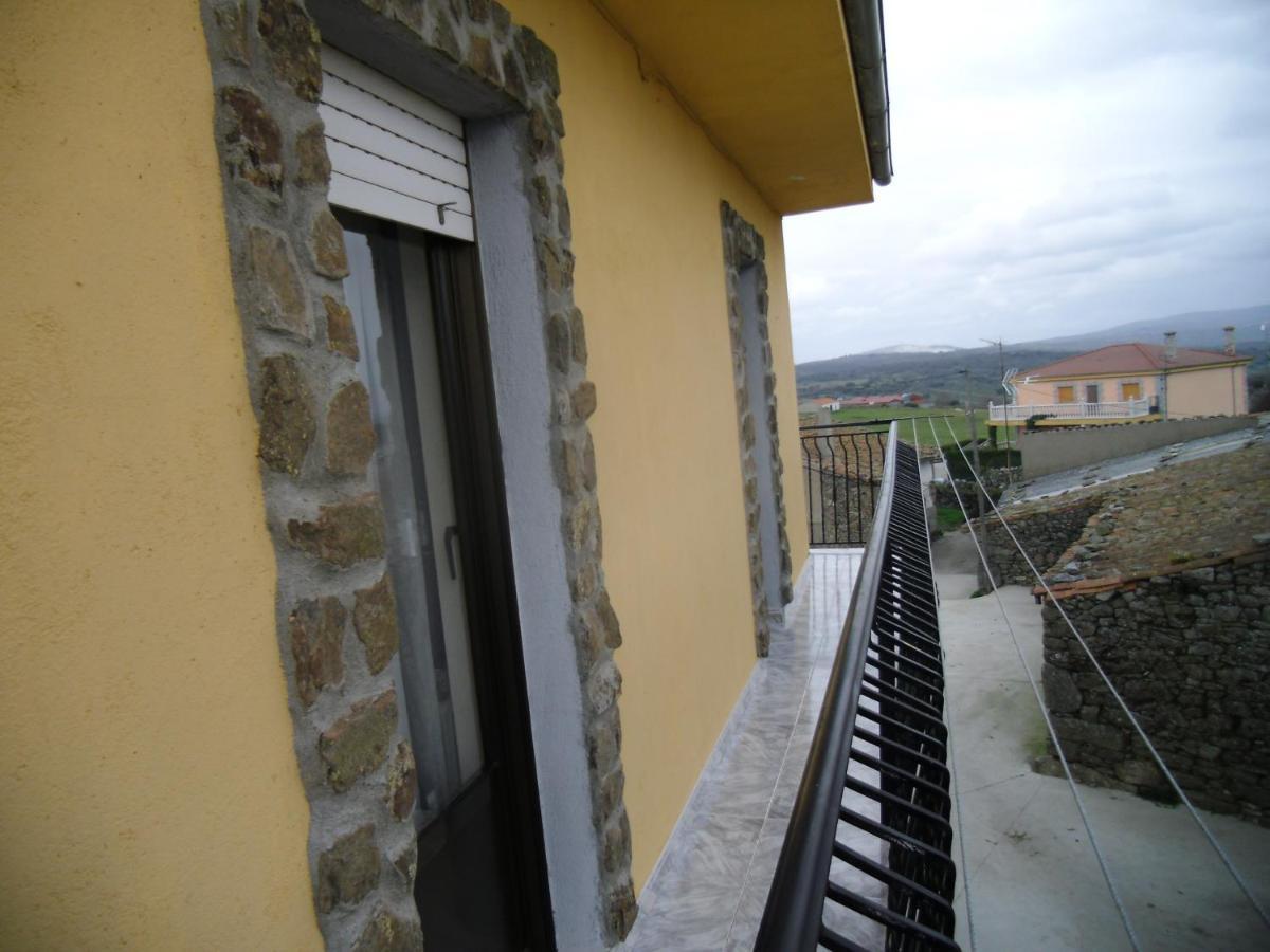 Casa Rural El Carrascal Valdefuentes de Sangusín Екстериор снимка